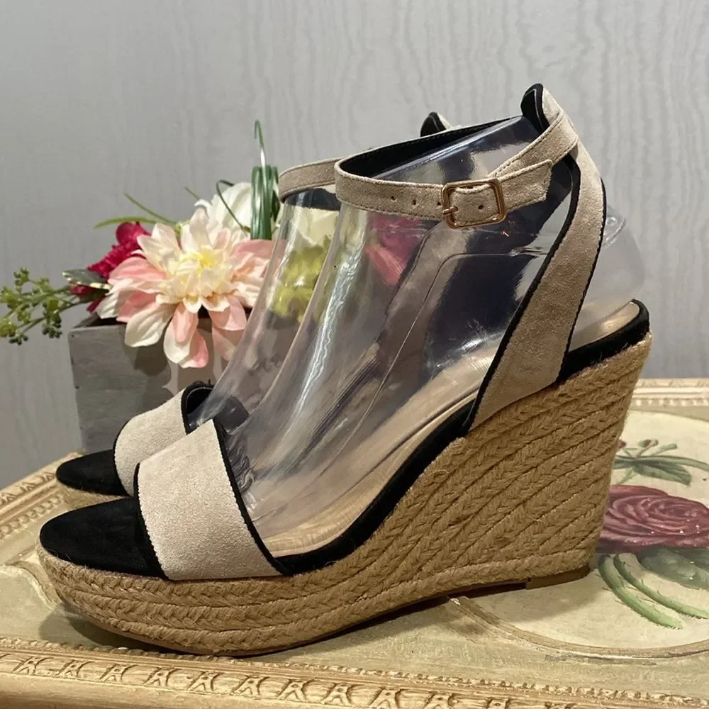Saks 5th Avenue Shelby Platform Wedge Sandals Kid Suede Leather Sz 8.5